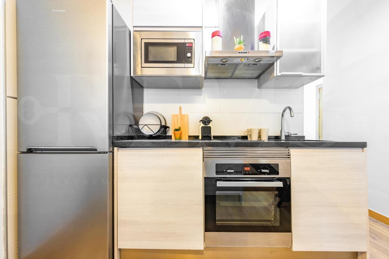 Cozy Flat With Common Pool & Parking - Center By Rems Leilighet Málaga Eksteriør bilde