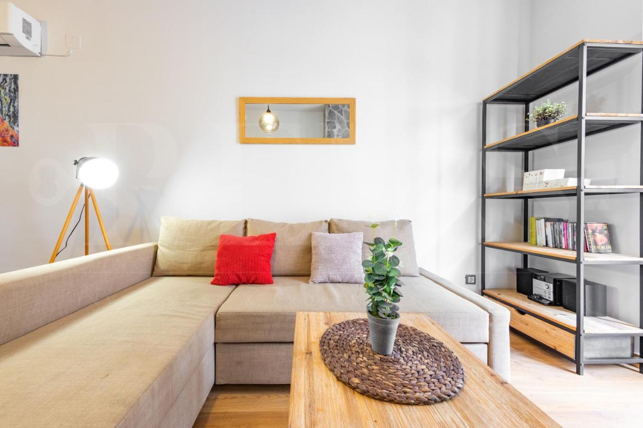 Cozy Flat With Common Pool & Parking - Center By Rems Leilighet Málaga Eksteriør bilde