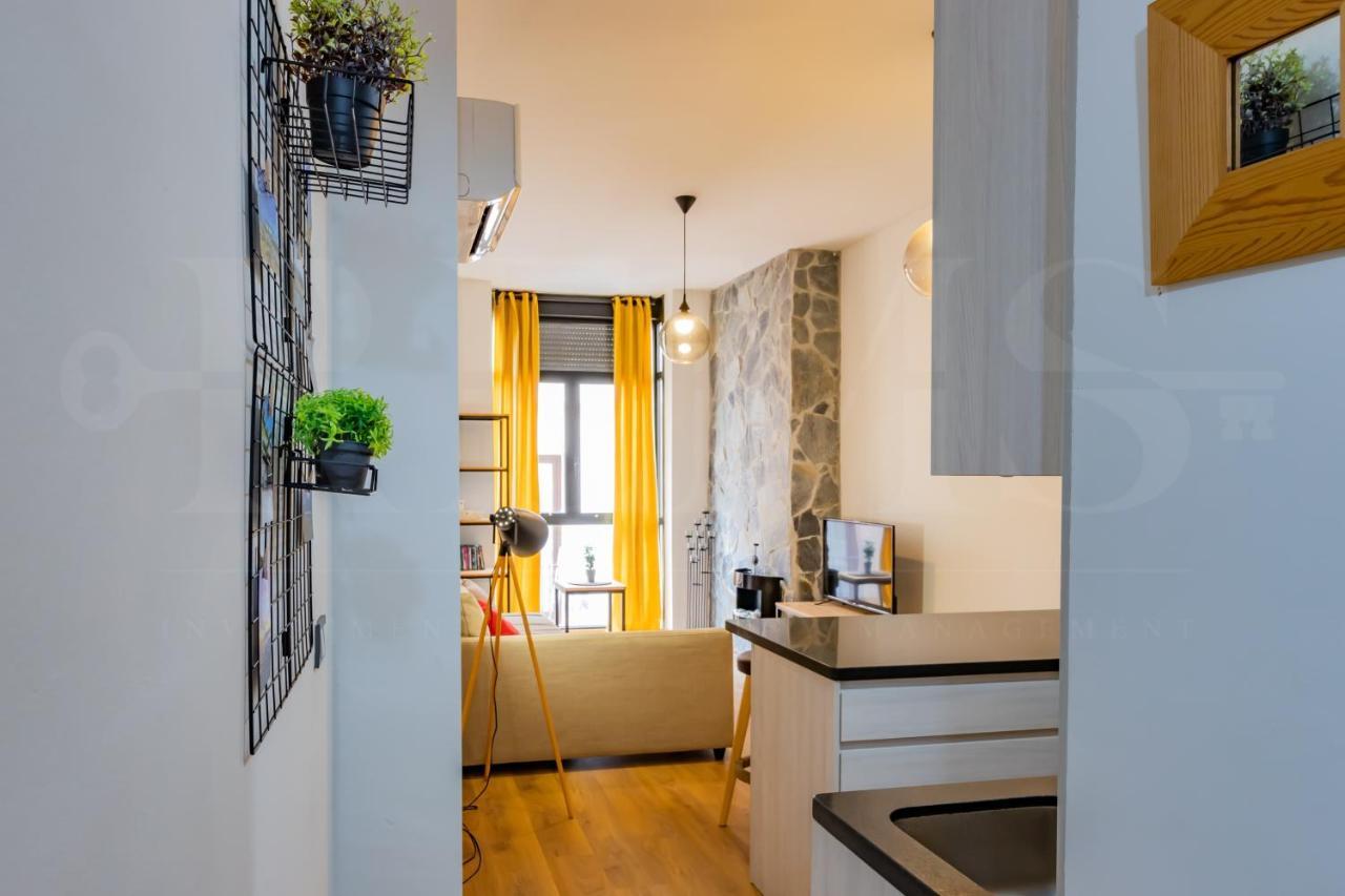 Cozy Flat With Common Pool & Parking - Center By Rems Leilighet Málaga Eksteriør bilde