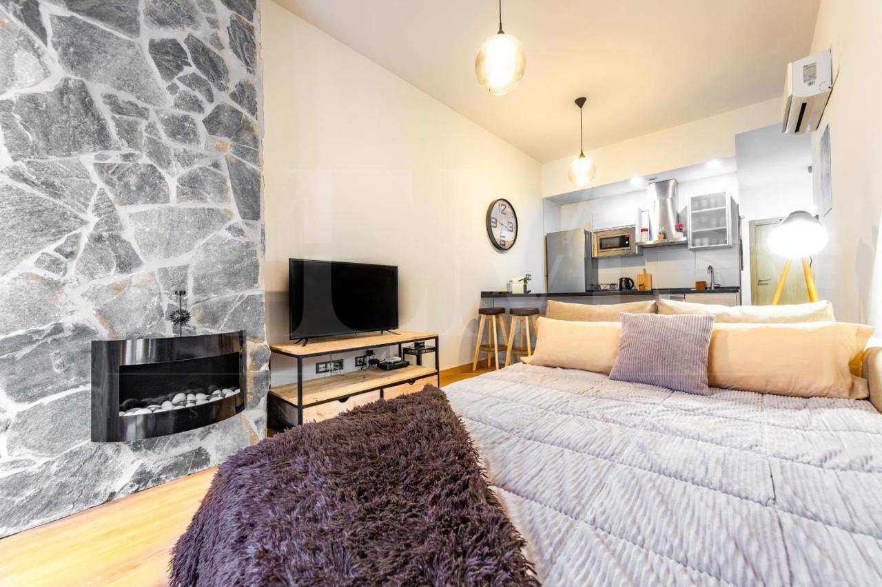 Cozy Flat With Common Pool & Parking - Center By Rems Leilighet Málaga Eksteriør bilde