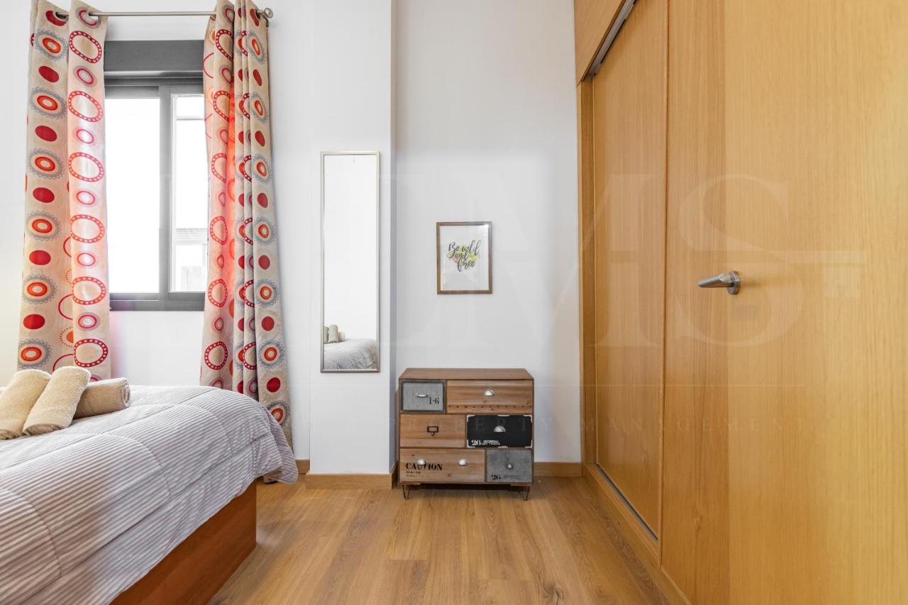 Cozy Flat With Common Pool & Parking - Center By Rems Leilighet Málaga Eksteriør bilde
